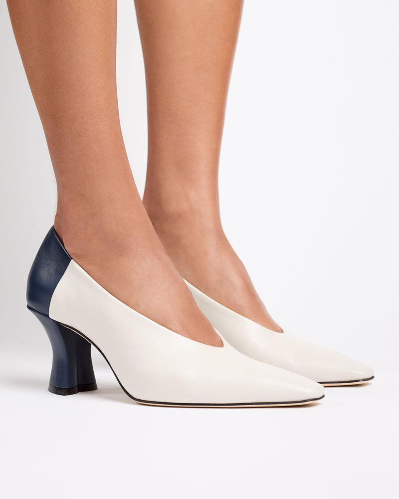 Translation missing: en.Camellia Pump Two-Toned