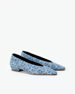 Camellia Flat
