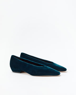 Camellia Flat