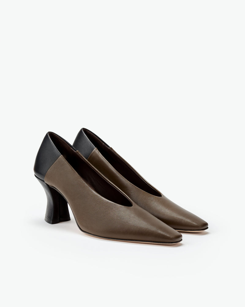 Translation missing: en.Camellia Pump Two-Toned