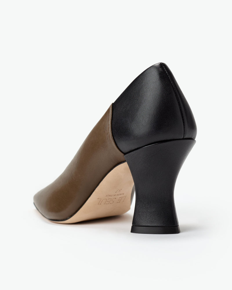 Translation missing: en.Camellia Pump Two-Toned