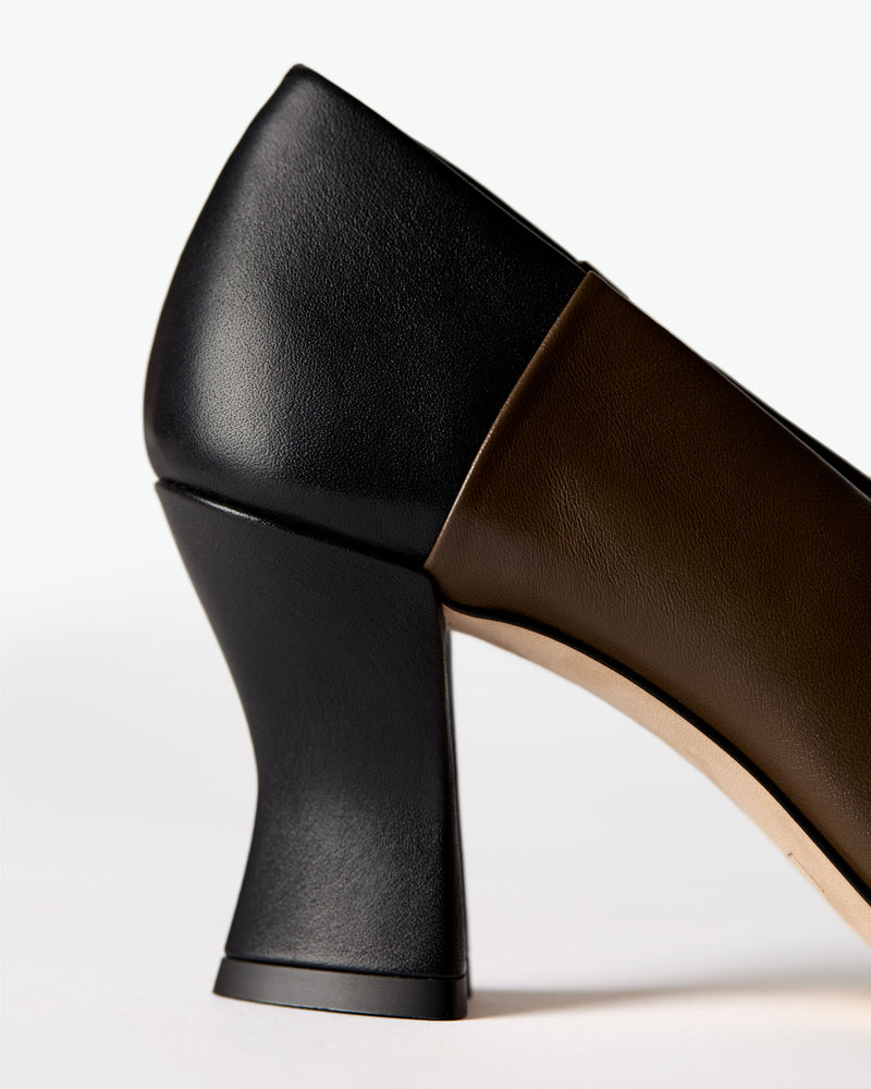 Translation missing: en.Camellia Pump Two-Toned