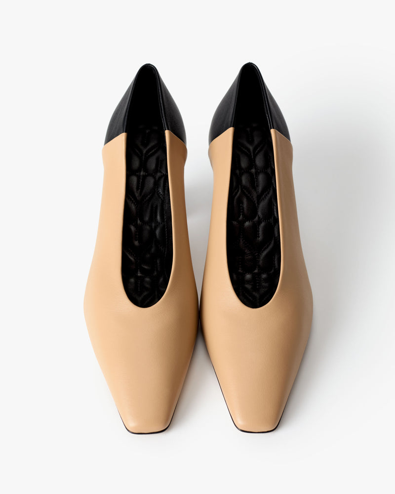 Translation missing: en.Camellia Pump Two-Toned